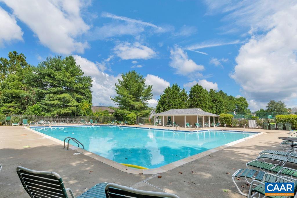 LAKE REYNOVIA - Residential