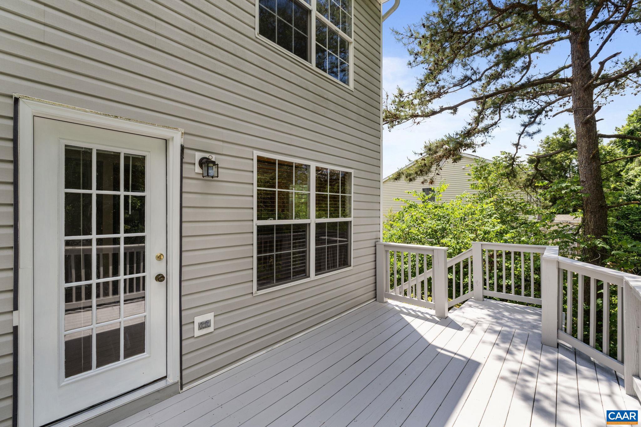 LAKE REYNOVIA - Residential