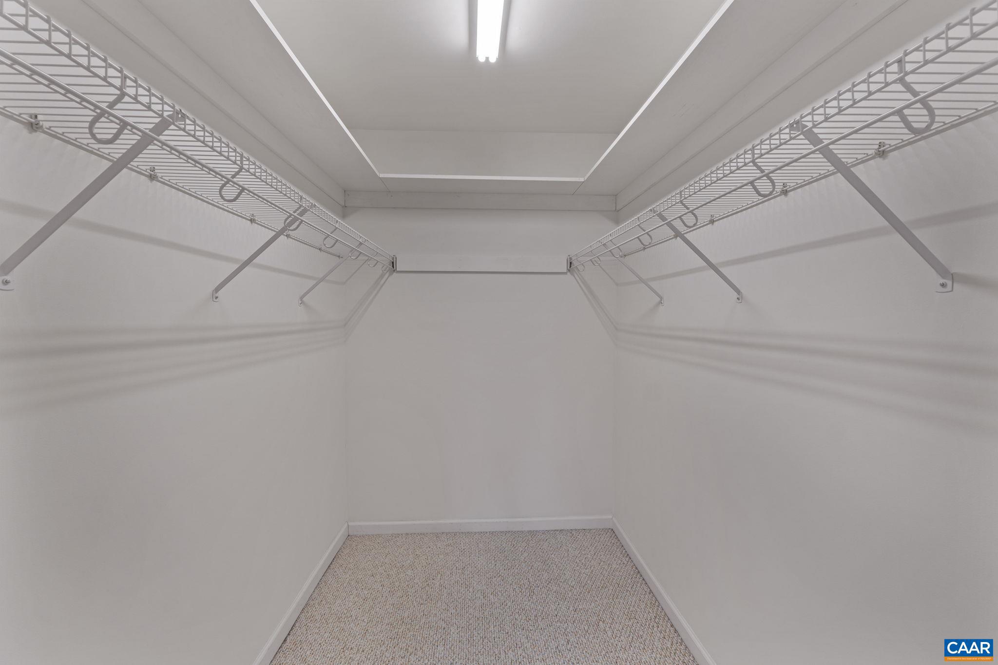 LAKE REYNOVIA - Residential