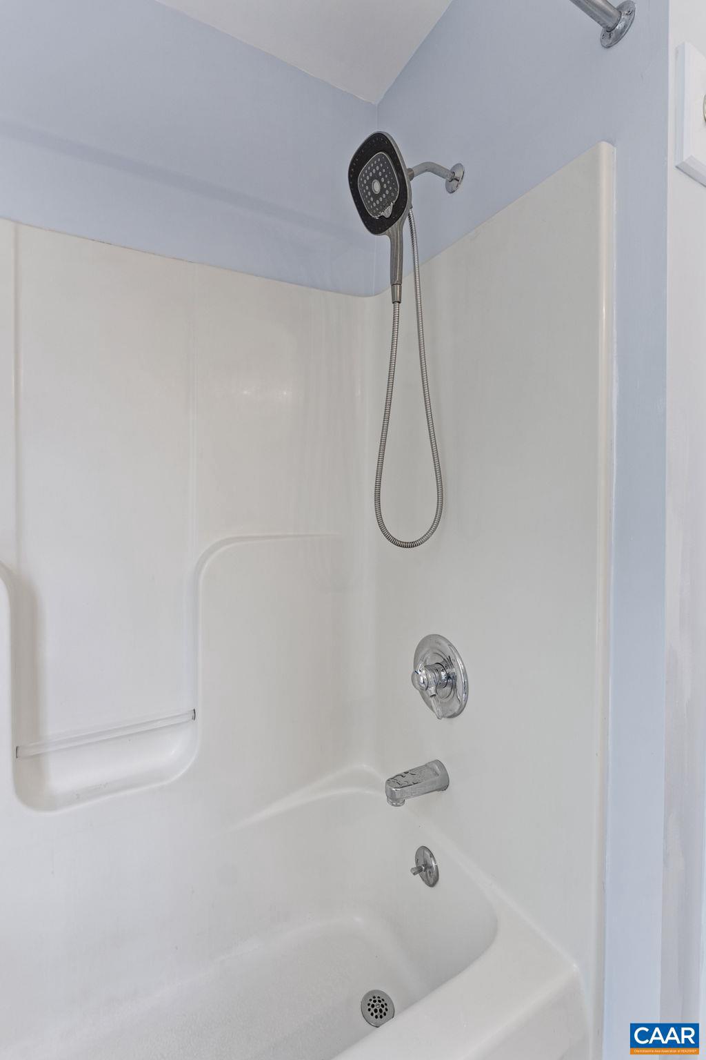 LAKE REYNOVIA - Residential