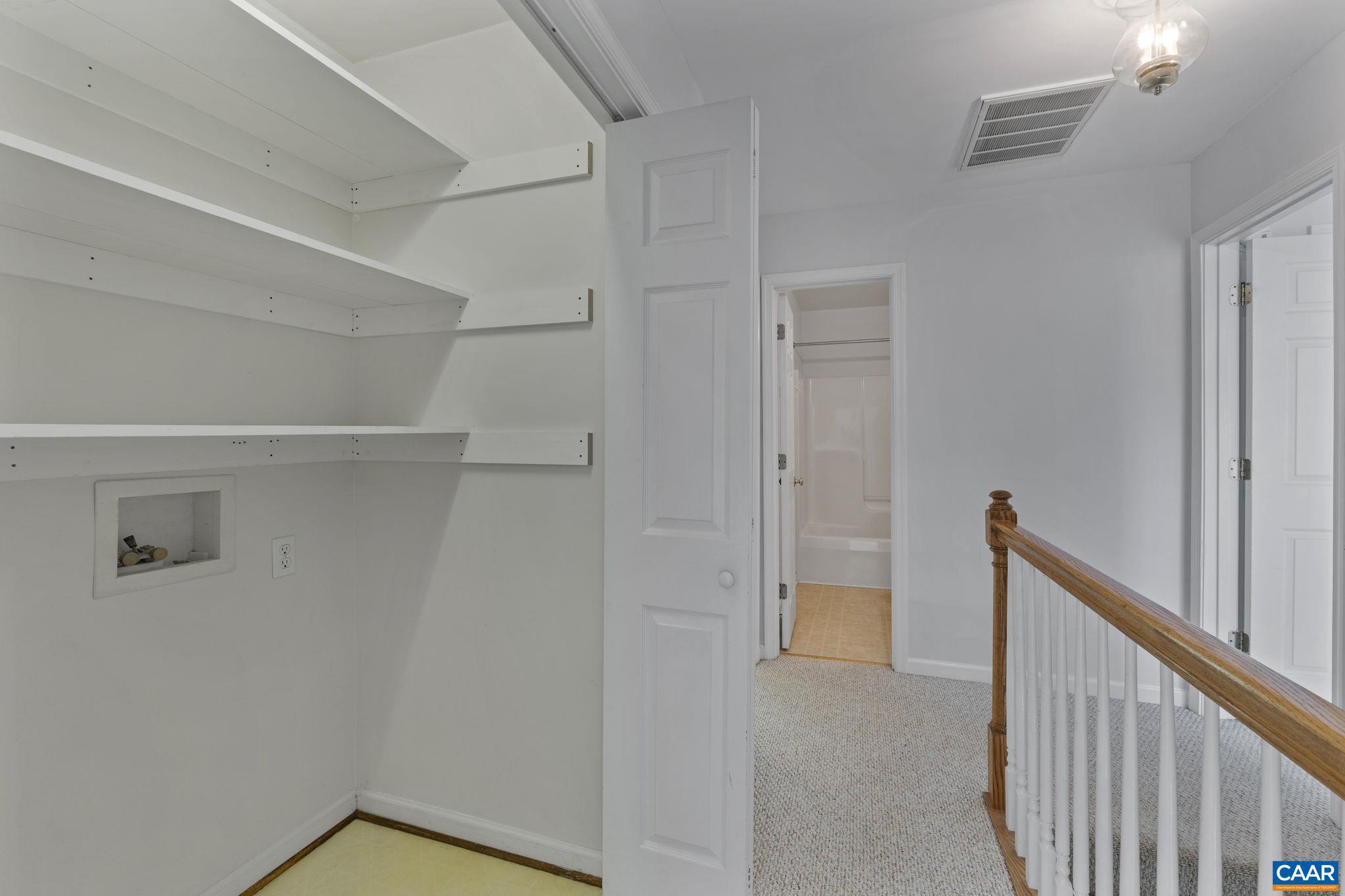 LAKE REYNOVIA - Residential