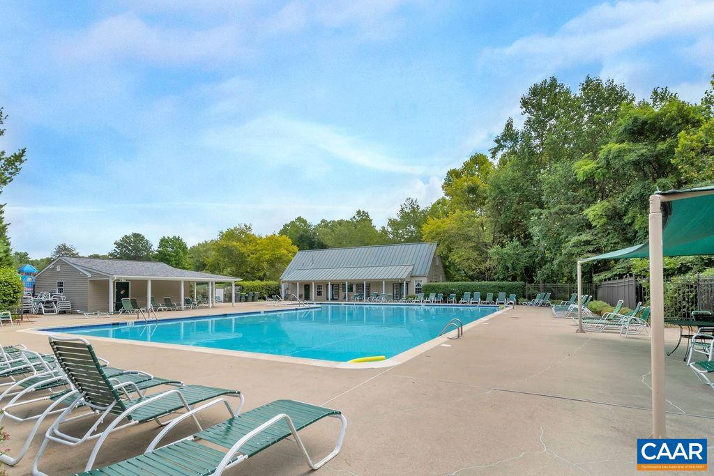 LAKE REYNOVIA - Residential