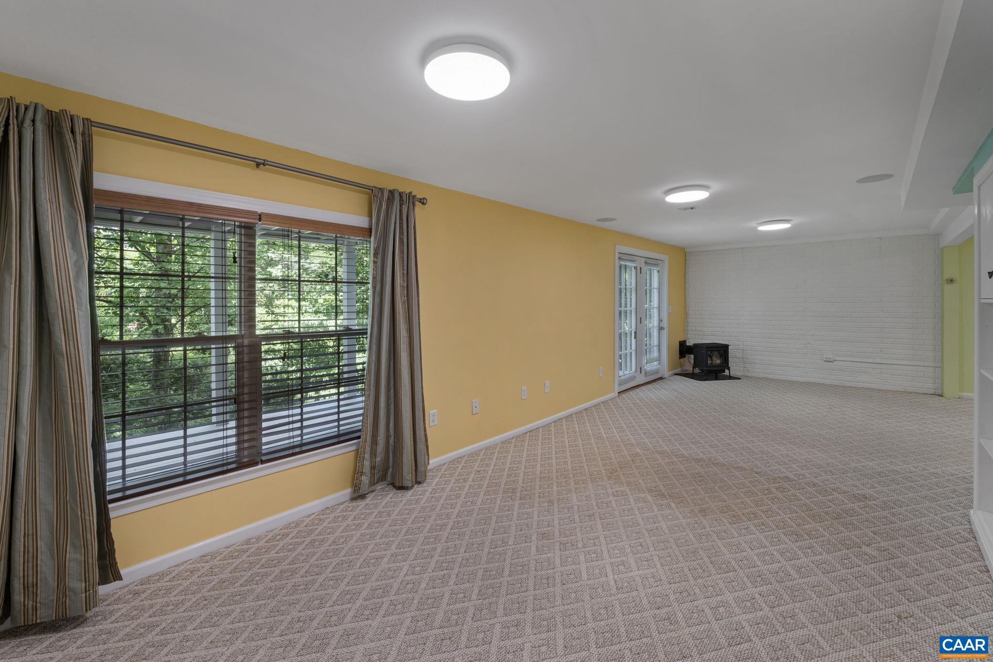 LAKE REYNOVIA - Residential