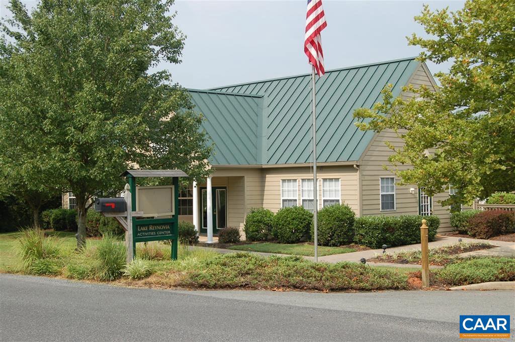 LAKE REYNOVIA - Residential