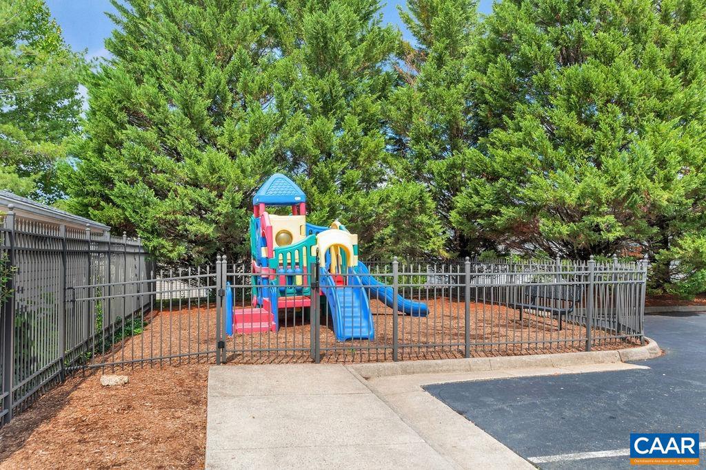 LAKE REYNOVIA - Residential