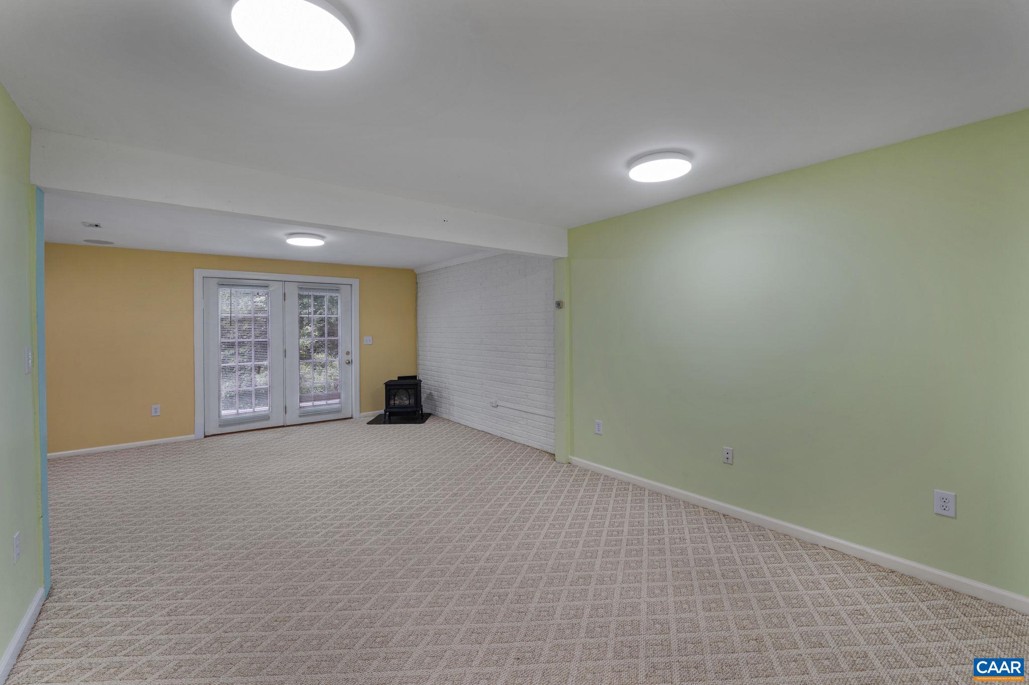 LAKE REYNOVIA - Residential