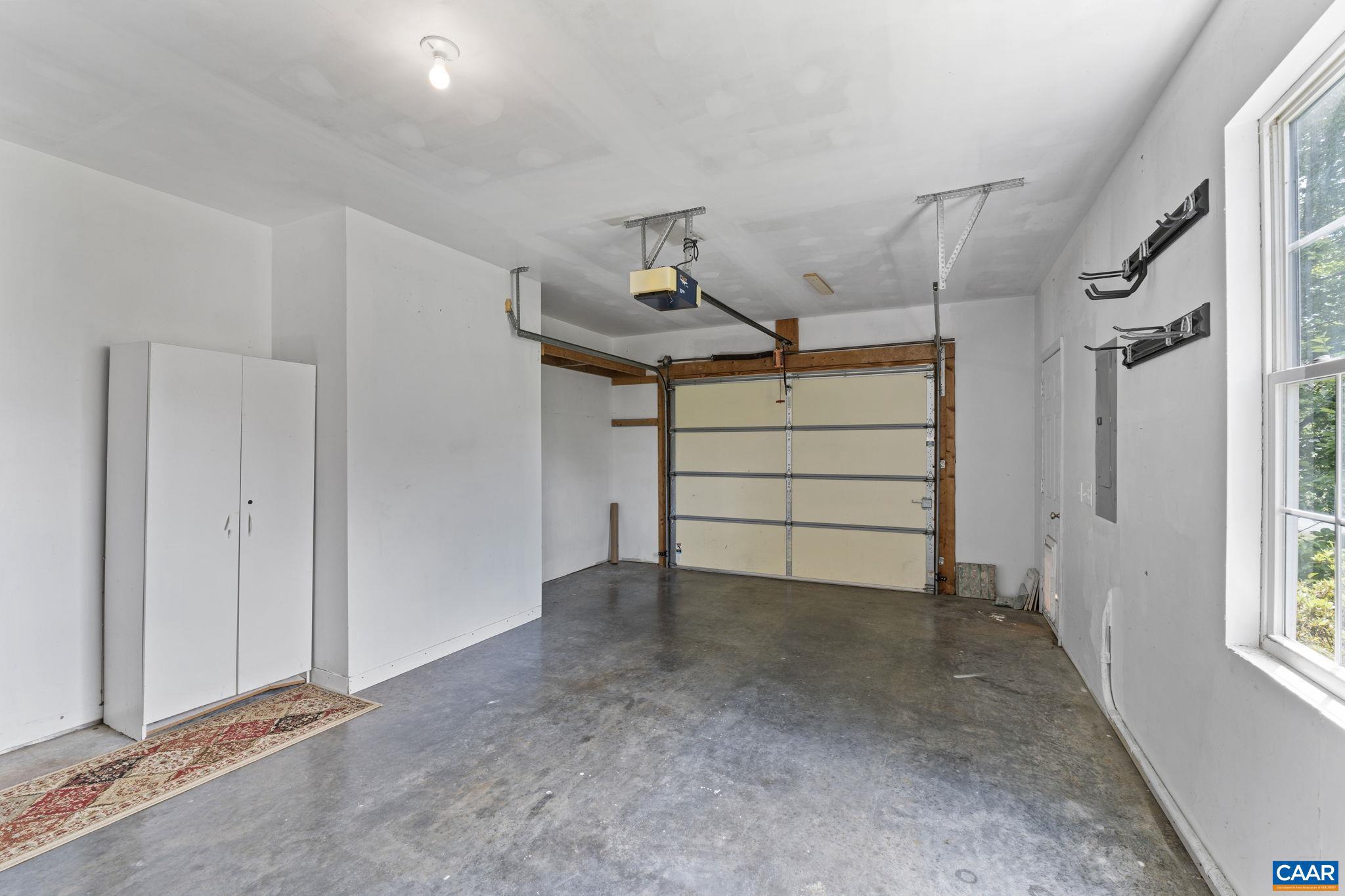 LAKE REYNOVIA - Residential