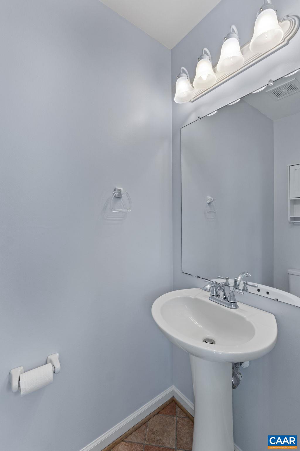 LAKE REYNOVIA - Residential