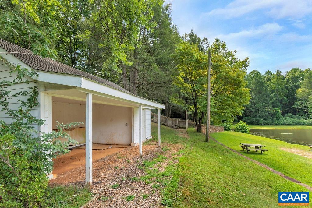 LAKE REYNOVIA - Residential