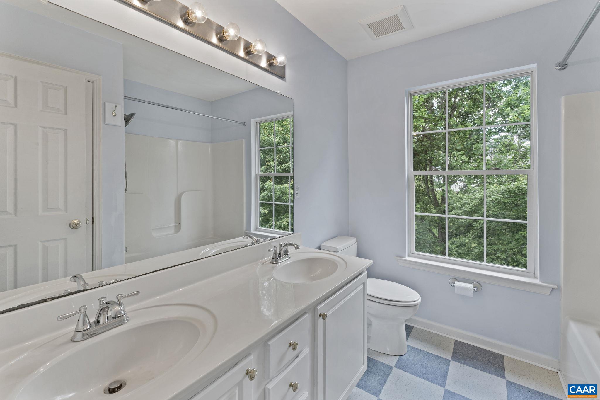 LAKE REYNOVIA - Residential