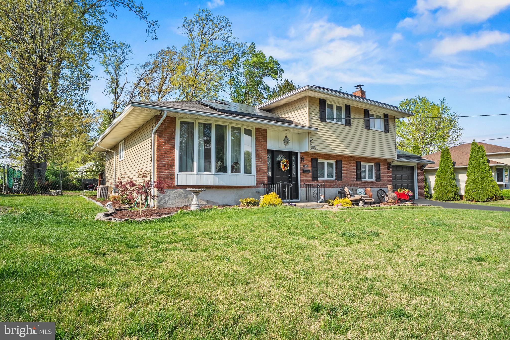 693 THORNY LANE