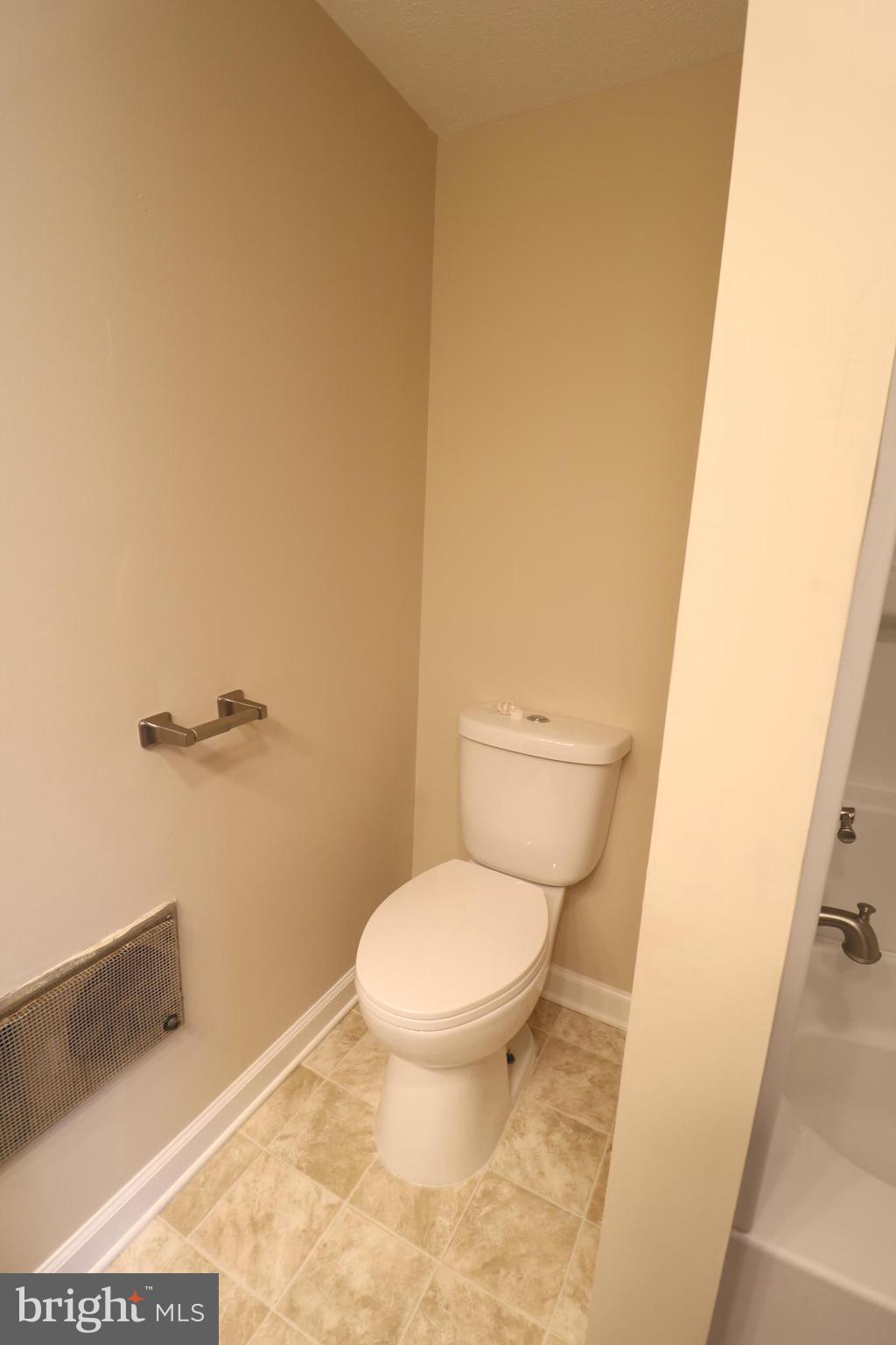 DEVINSHIRE VILLAGE - Residential Lease