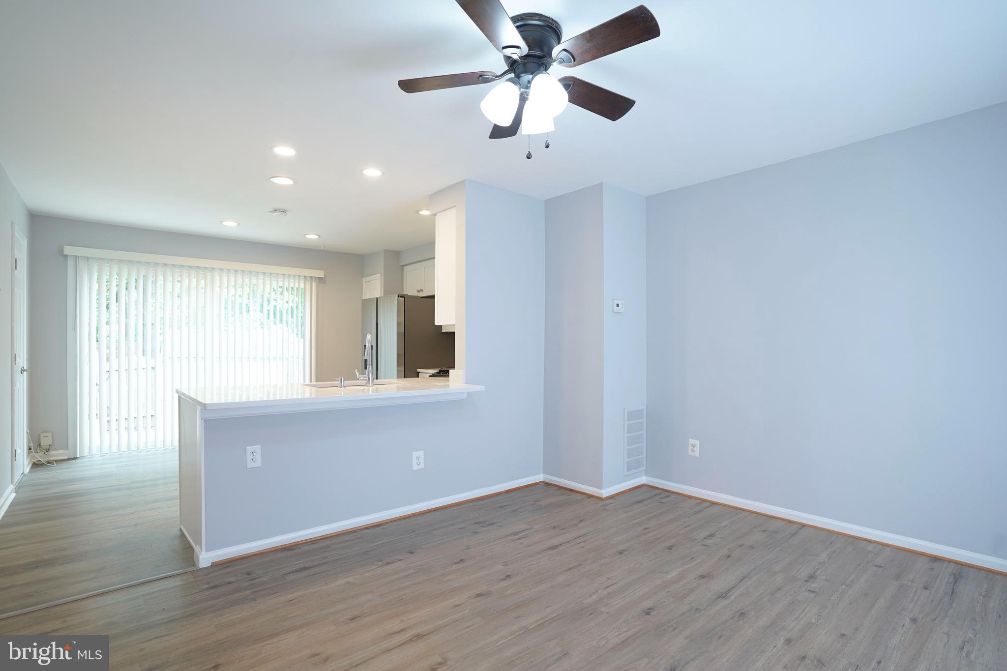 LONDON TOWN WEST - Residential