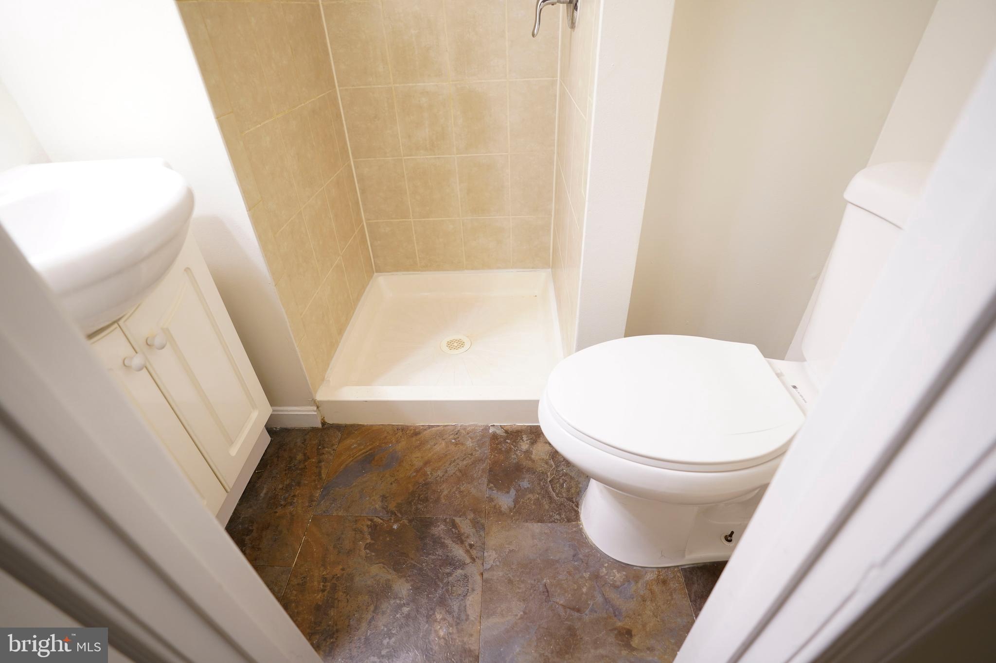 LONDON TOWN WEST - Residential