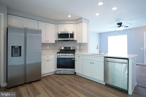 Tiny photo for 14717 Basingstoke Loop, CENTREVILLE, VA 20120 (MLS # VAFX2305846)
