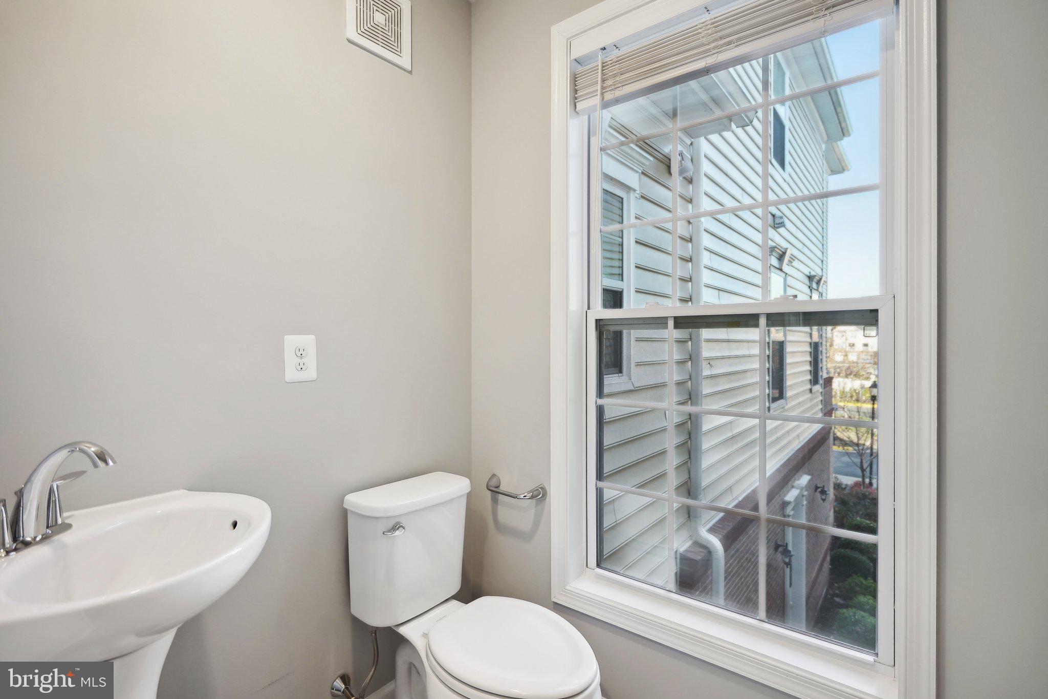 RIDGES AT LOUDOUN VALLEY - Residential Lease