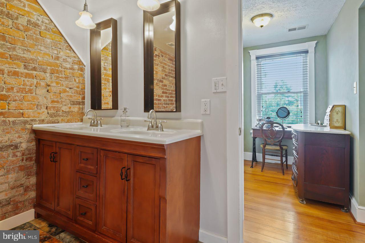 MARTINSBURG - Residential