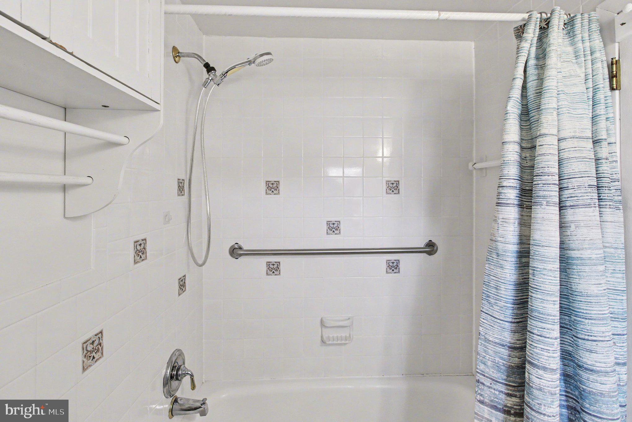 BROOKDALE GDNS - Residential