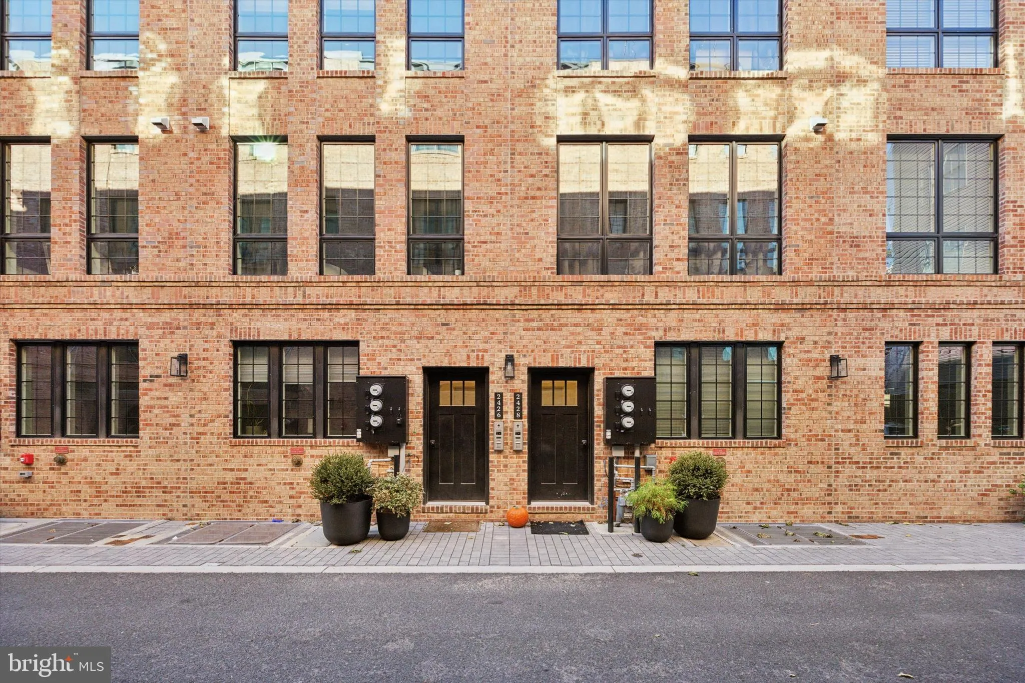 Philadelphia, Pennsylvania 19146, United States, 3 Bedrooms Bedrooms, ,2 BathroomsBathrooms,Residential,Active,18558