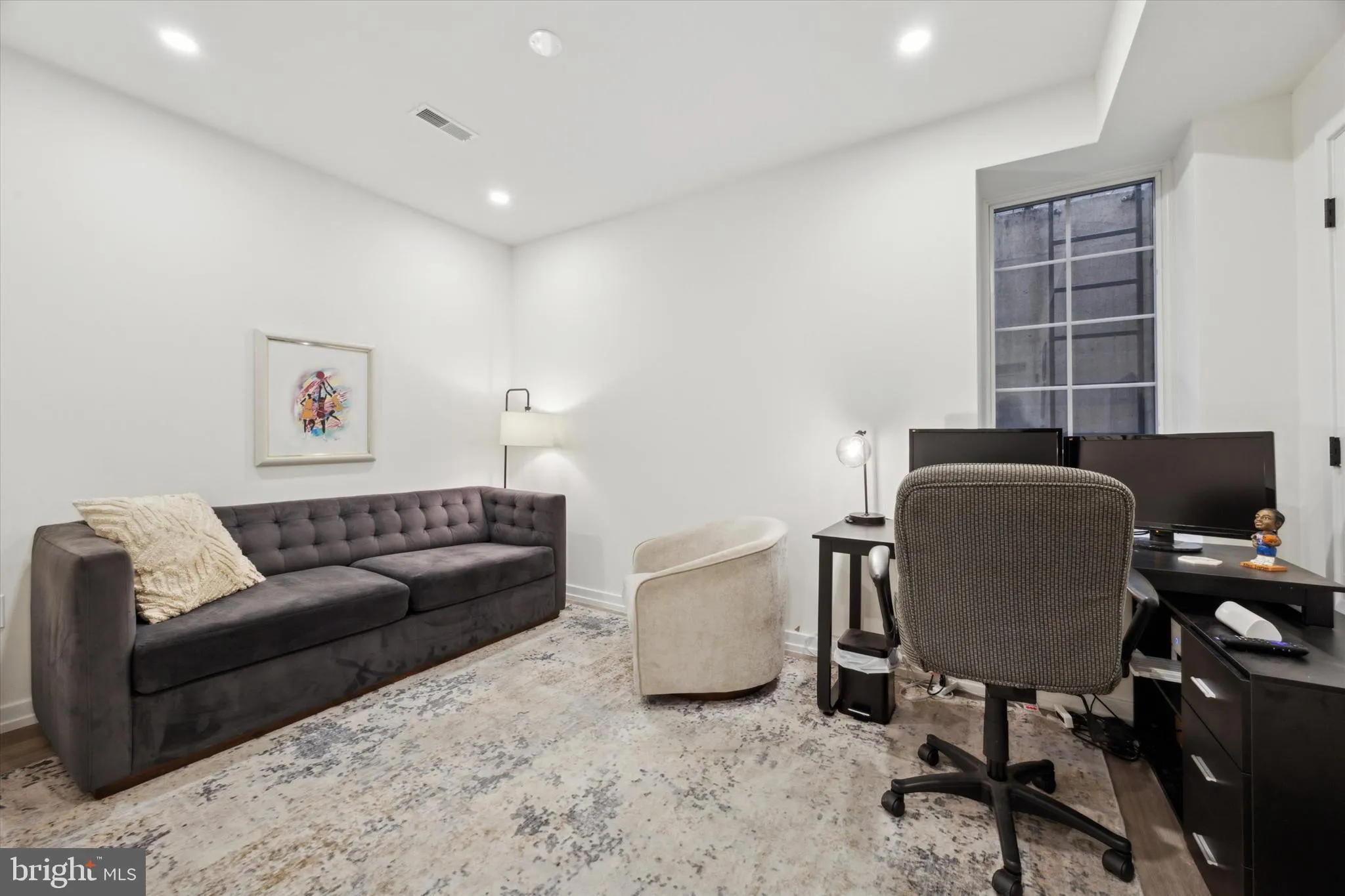 Philadelphia, Pennsylvania 19146, United States, 3 Bedrooms Bedrooms, ,2 BathroomsBathrooms,Residential,Active,18558