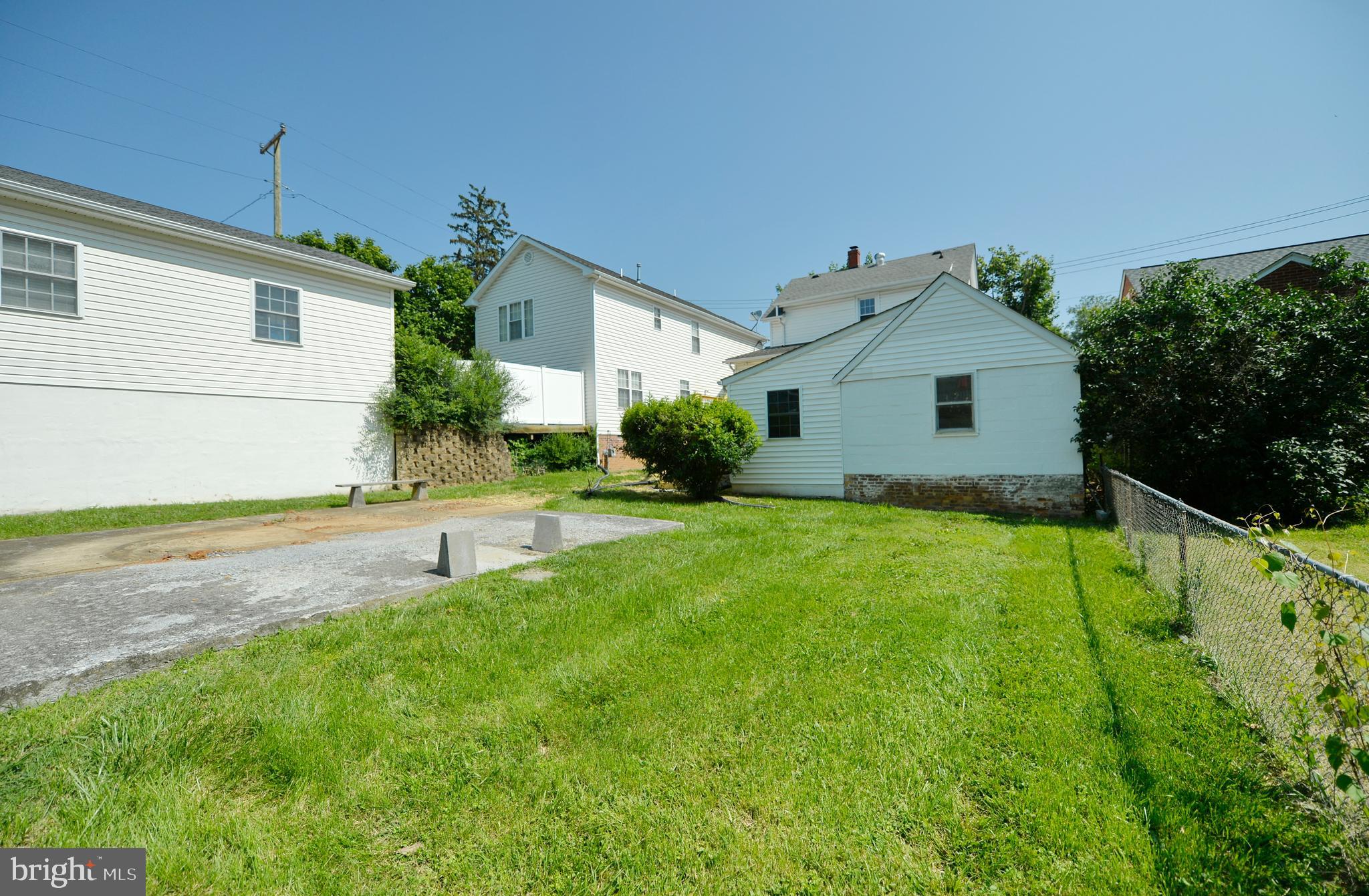 31 W WHITLOCK AVENUE