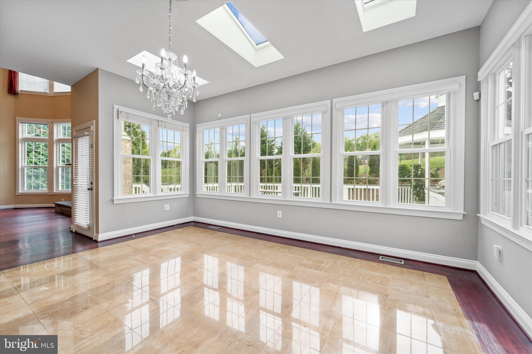 BEACON HILL - Residential