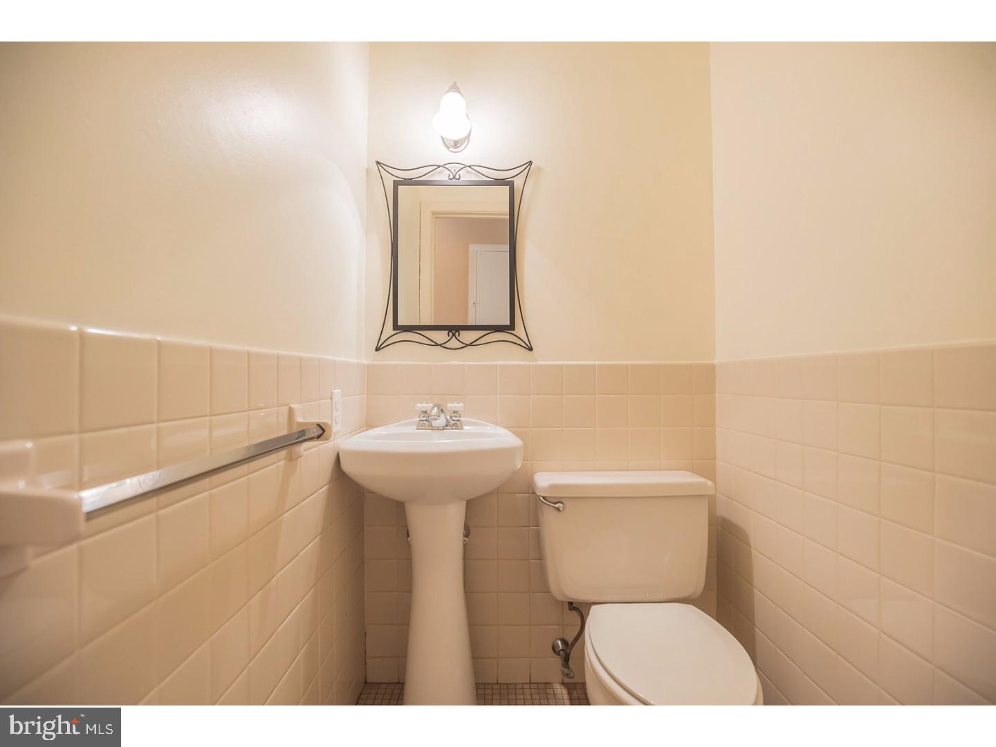 QUEEN VILLAGE - Residential