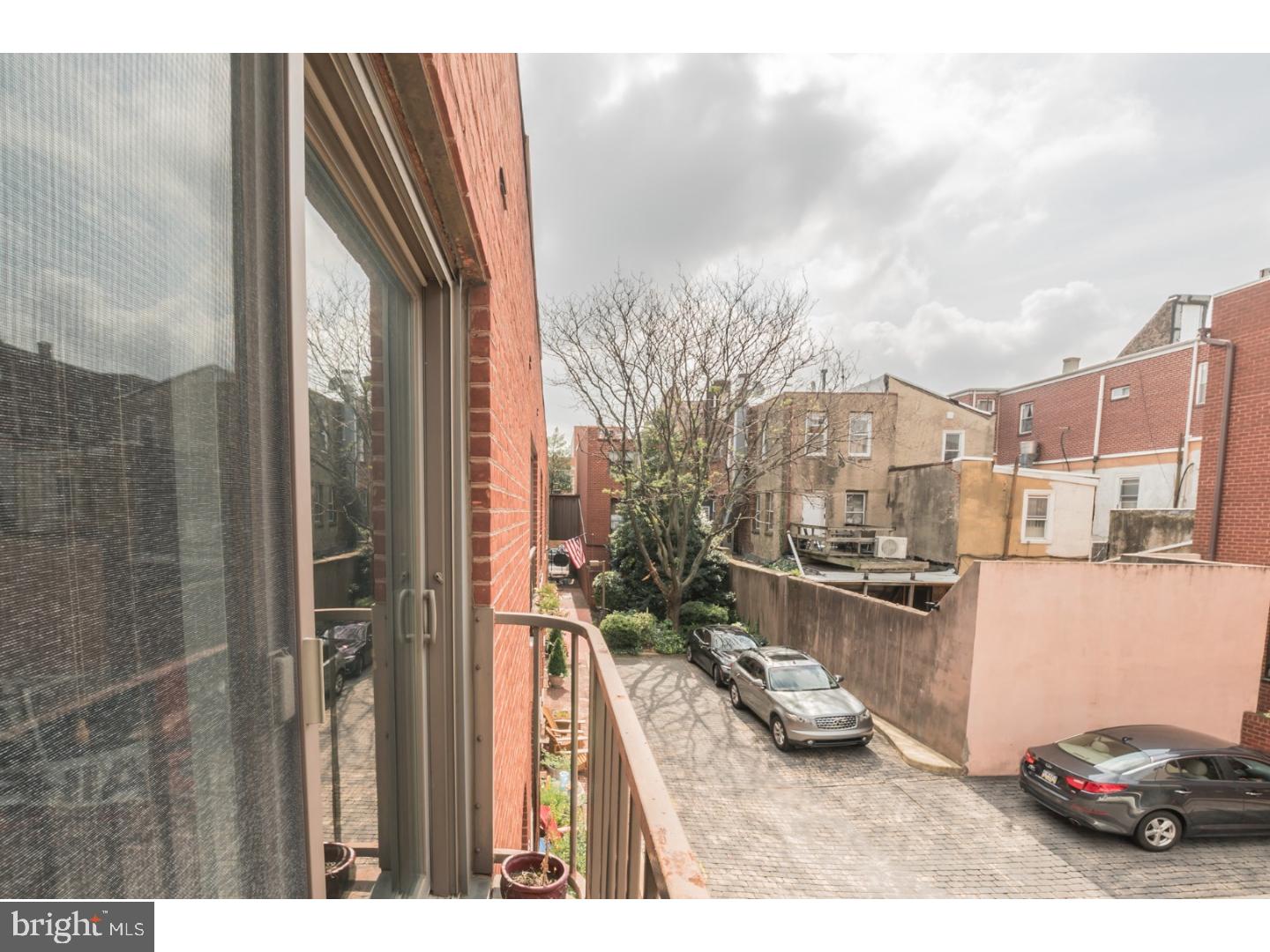 QUEEN VILLAGE - Residential