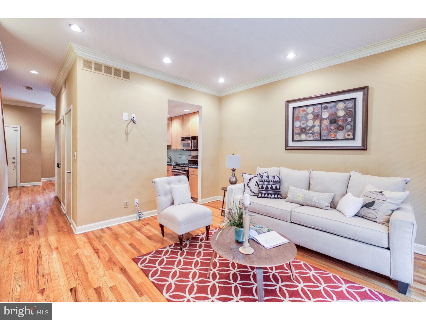 QUEEN VILLAGE - Residential