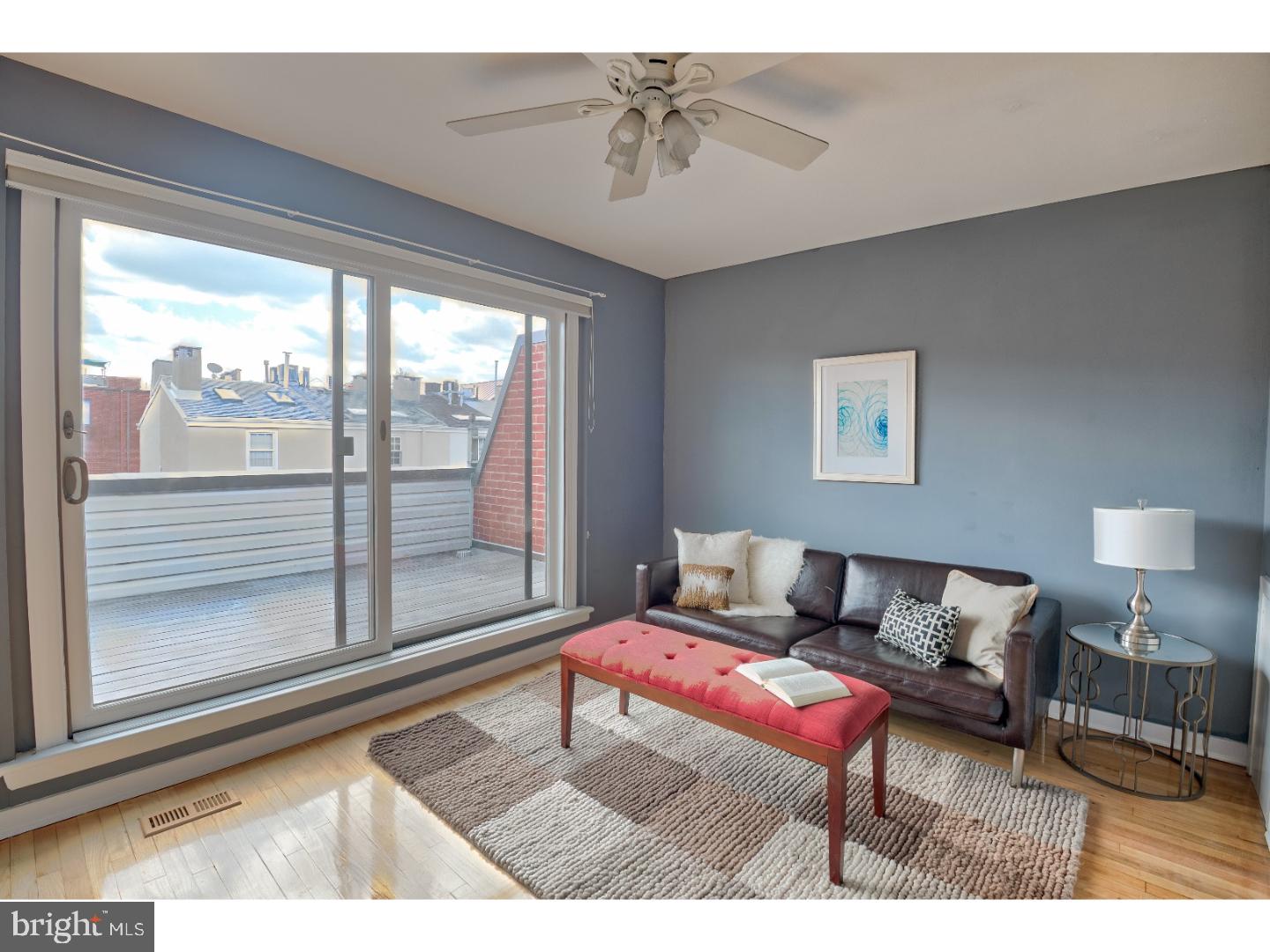 QUEEN VILLAGE - Residential