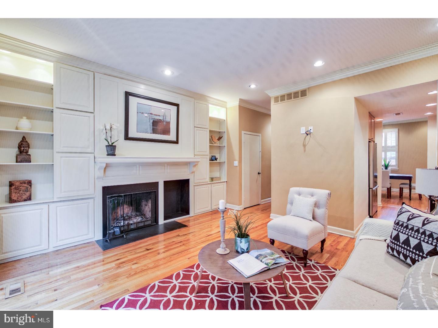 QUEEN VILLAGE - Residential