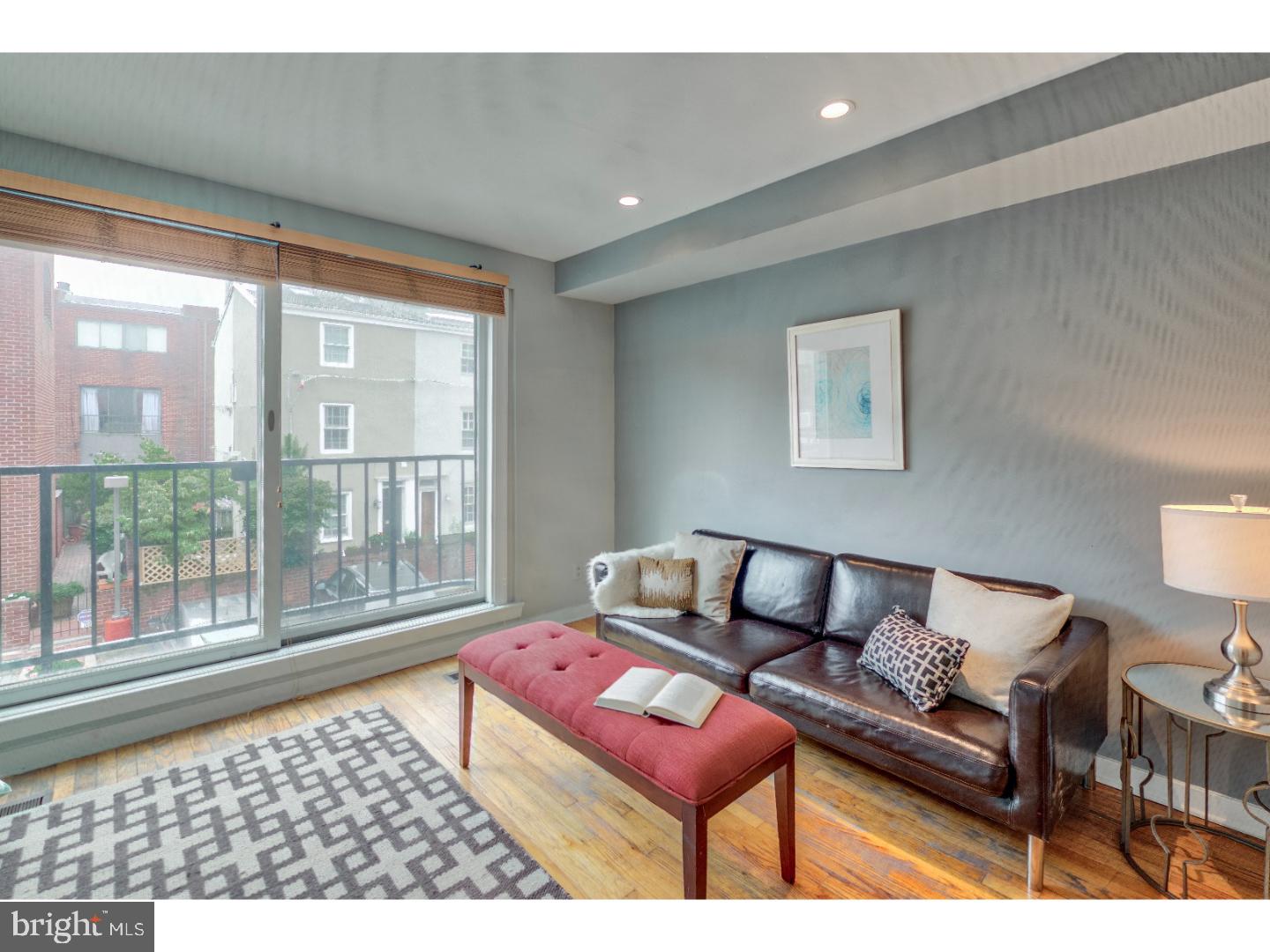 QUEEN VILLAGE - Residential