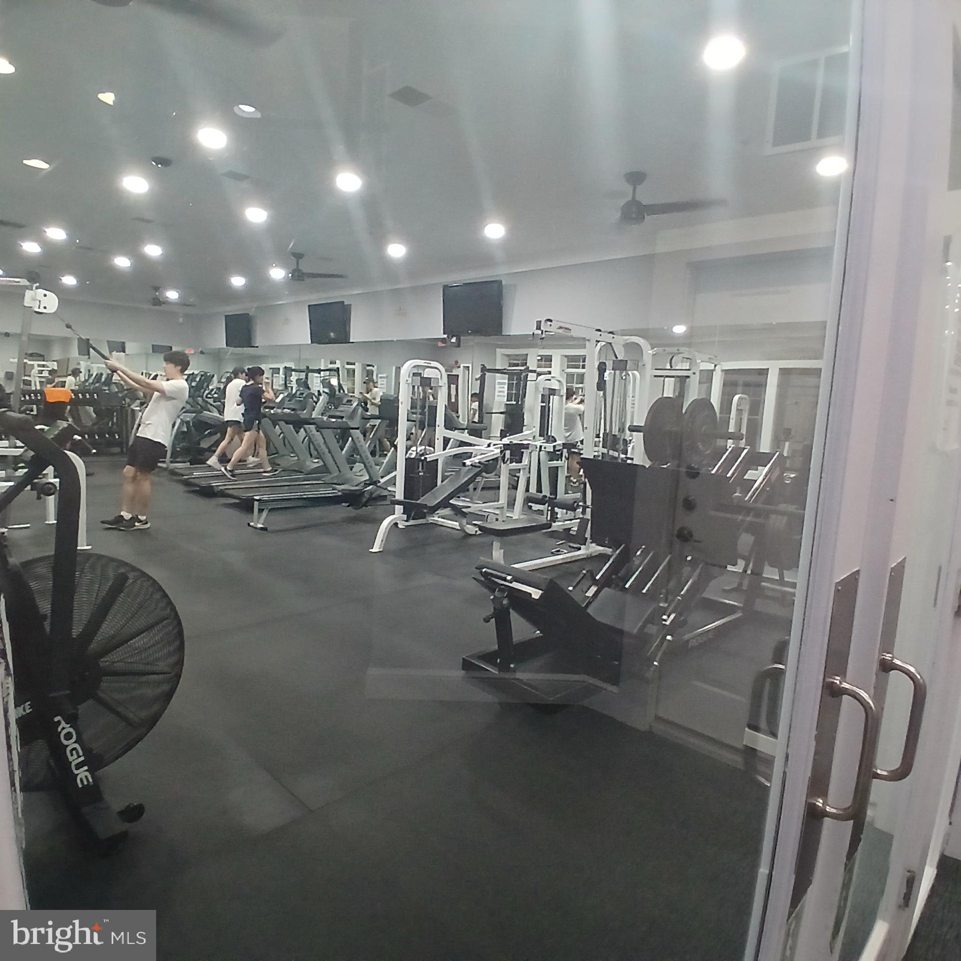 FAIRFAX RIDGE CONDOS - Residential Lease