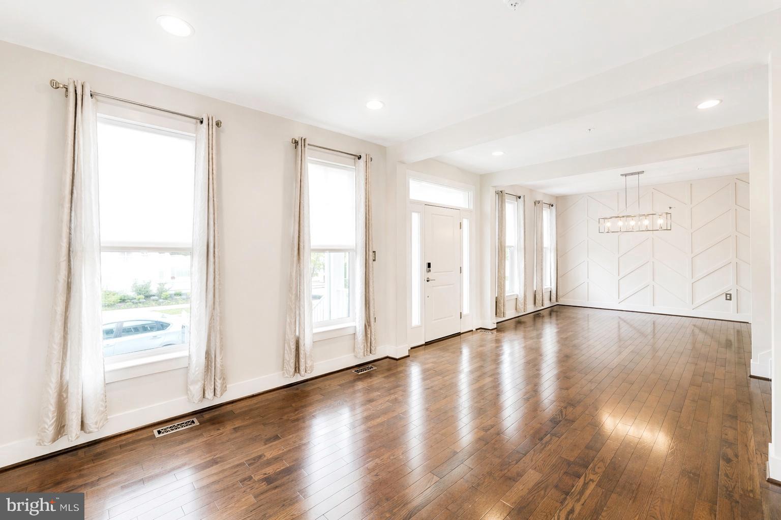 TWO RIVERS - Residential