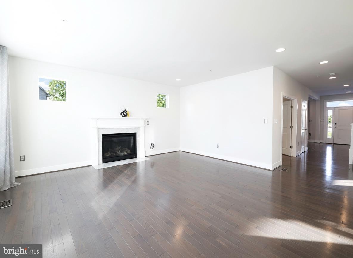 TWO RIVERS - Residential