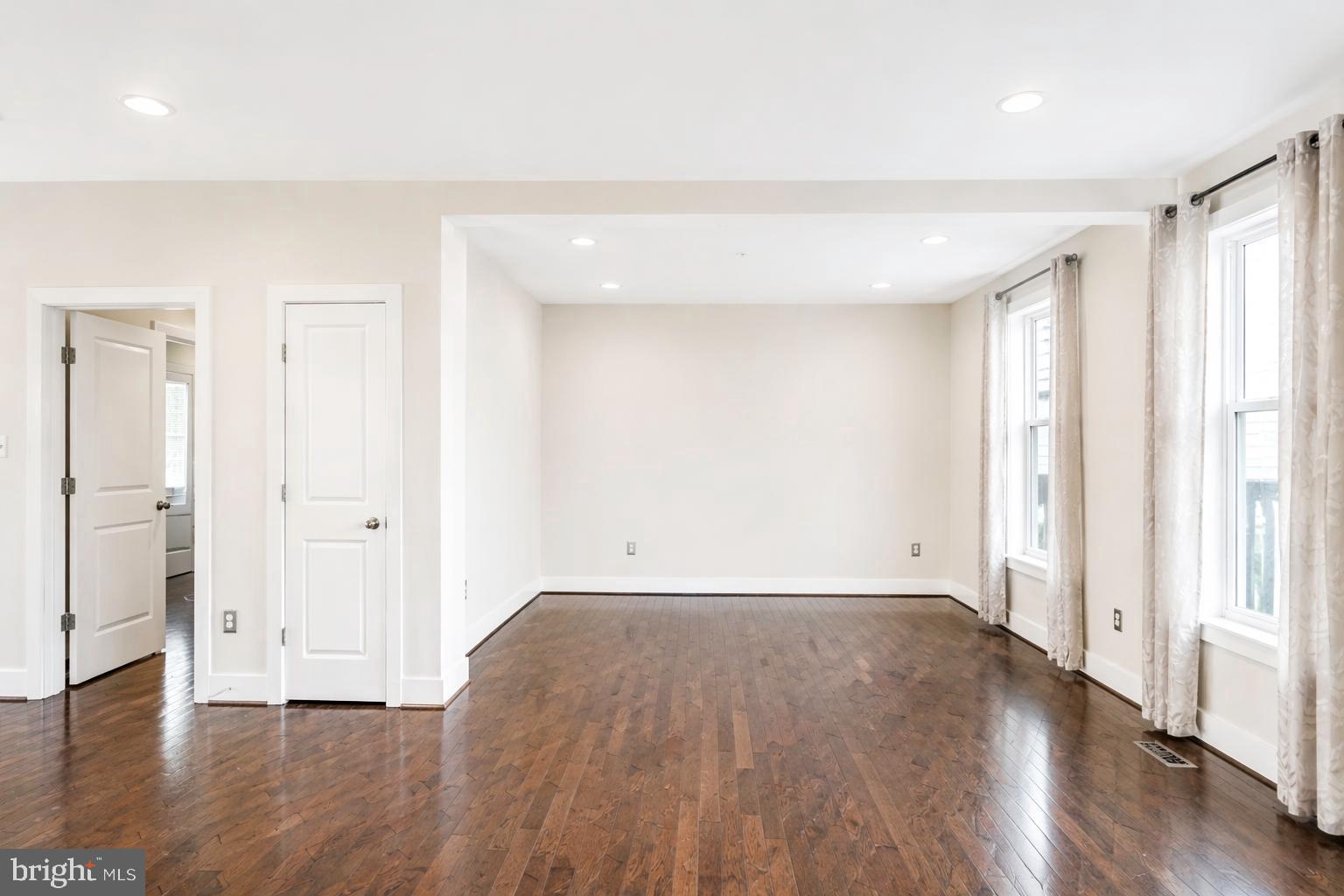 TWO RIVERS - Residential