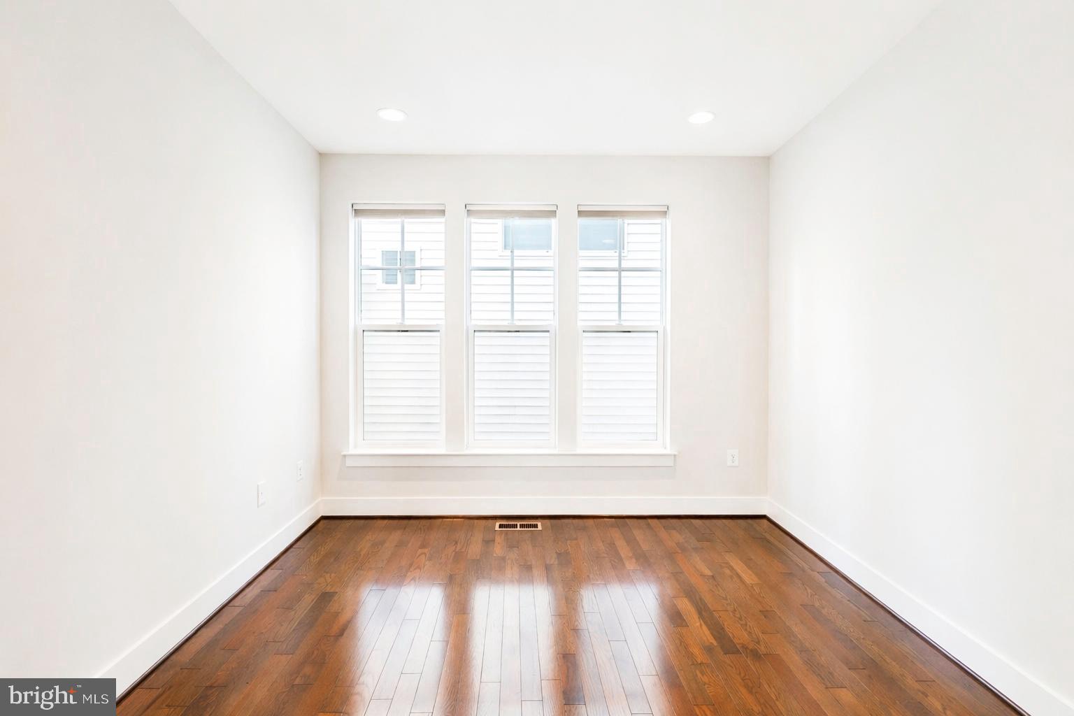 TWO RIVERS - Residential