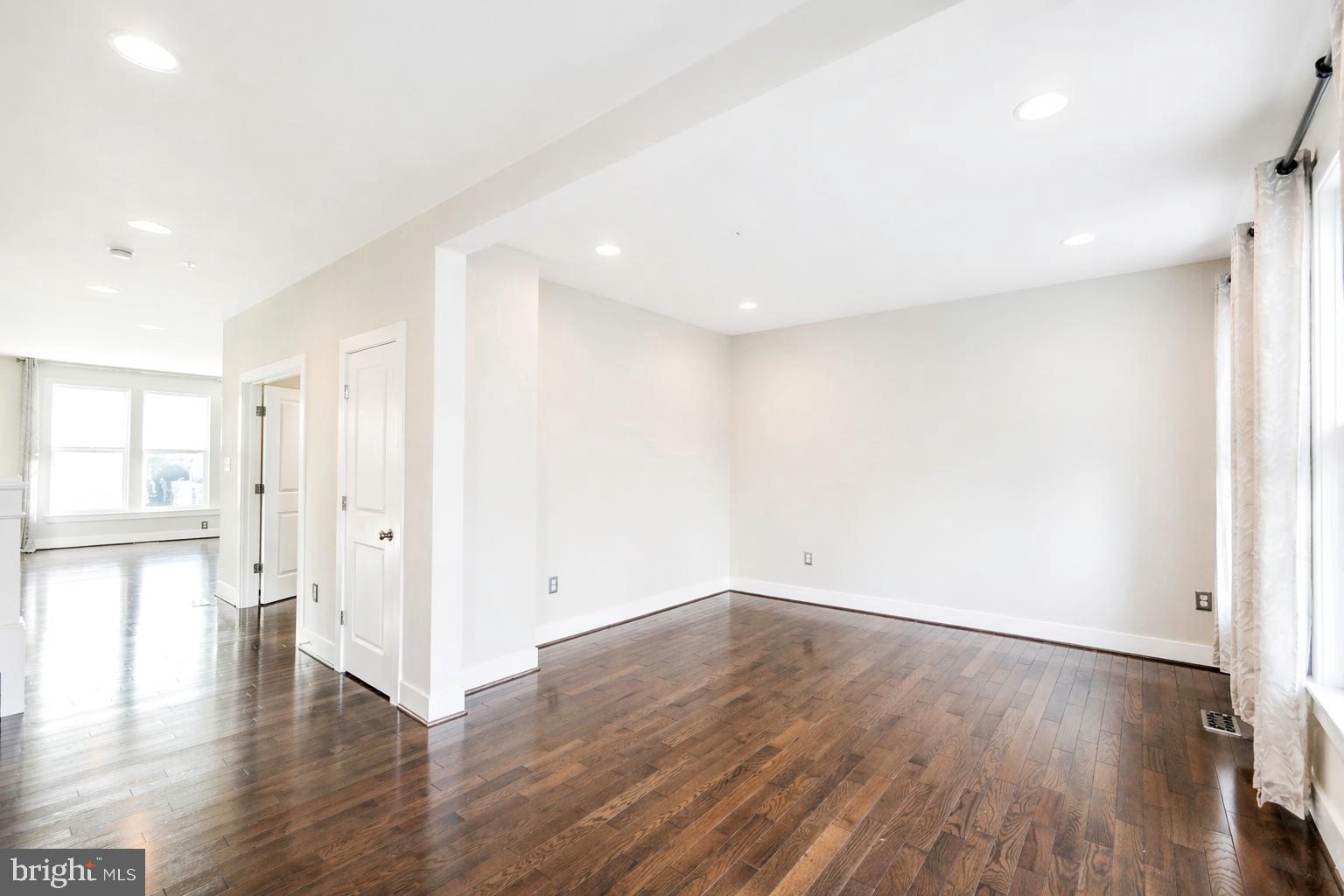 TWO RIVERS - Residential