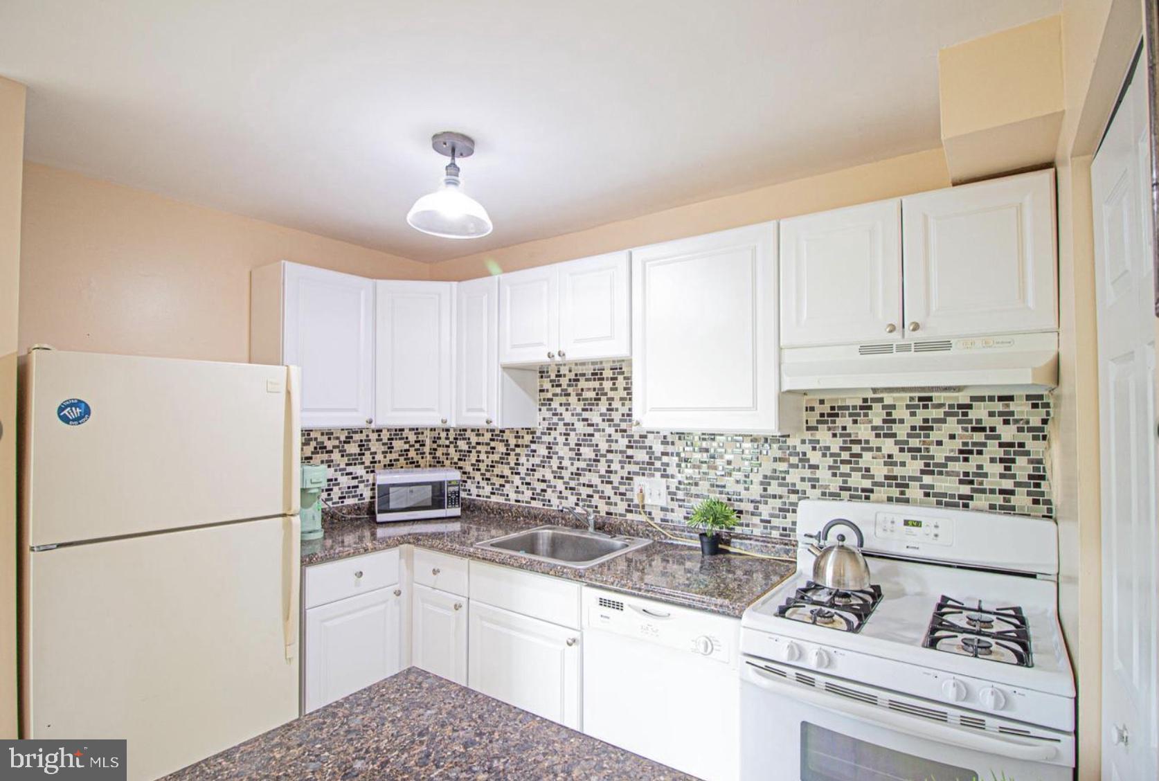 TIMBERLANE VILLAGE GARDEN CONDOMINIUMS - Residential