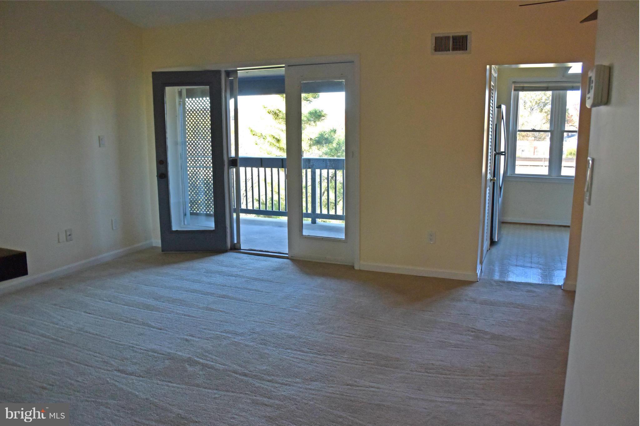 OLD TOWN - Residential Lease