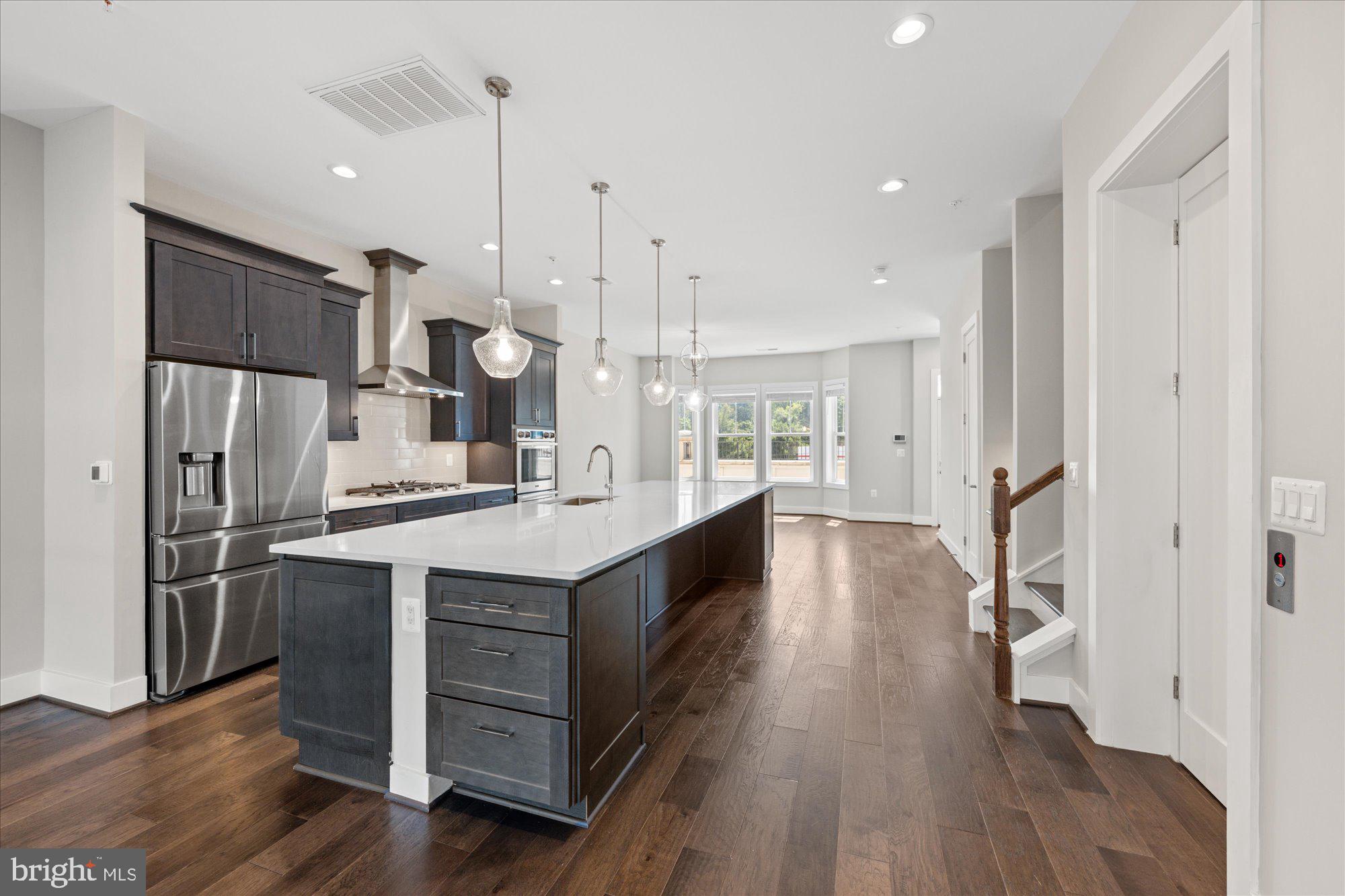 129 MARKET SQUARE NW 2