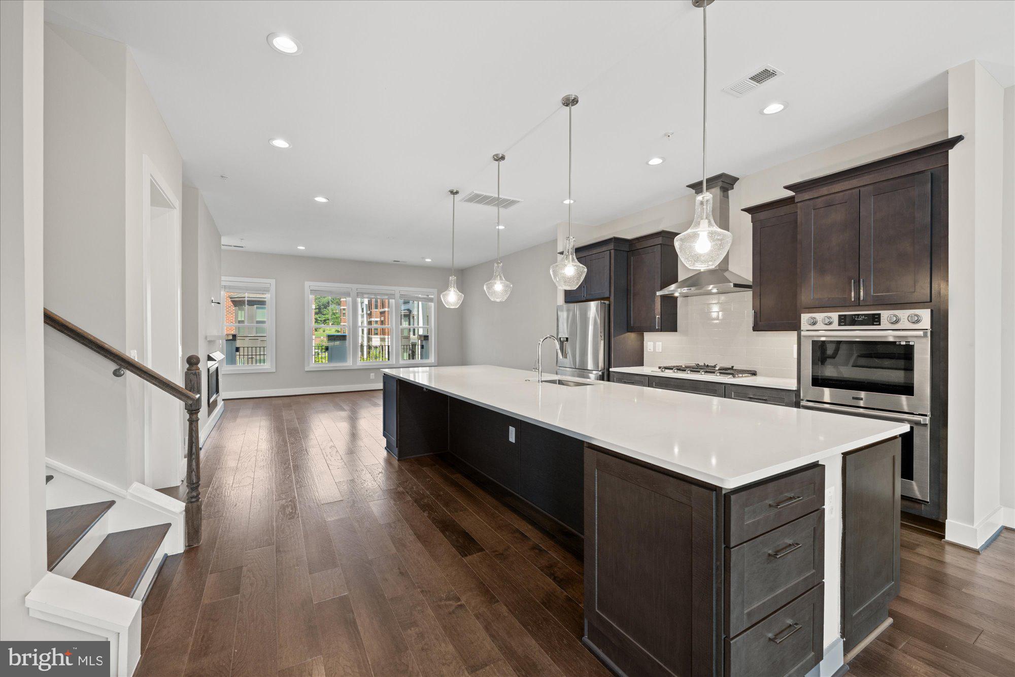 129 MARKET SQUARE NW 2