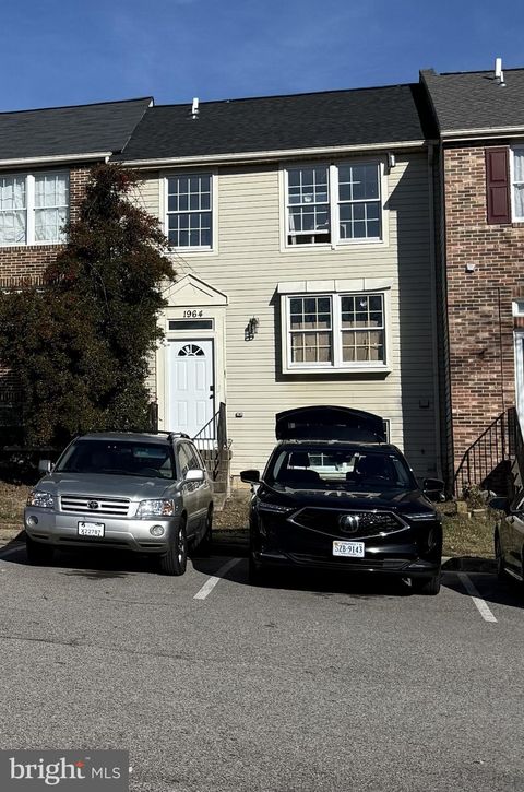 Photo of 1964 Knoll Top Lane, WOODBRIDGE, VA 22191 (MLS # VAPW2108752)