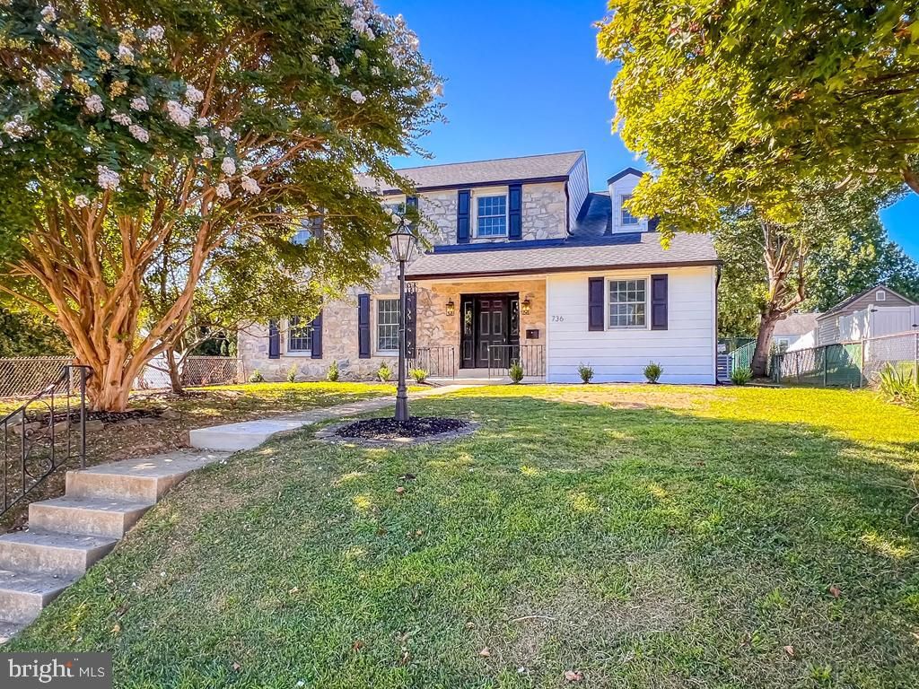 Photo of 736 Timber Trail Lane, SPRINGFIELD, PA 19064 (MLS # PADE2098524)