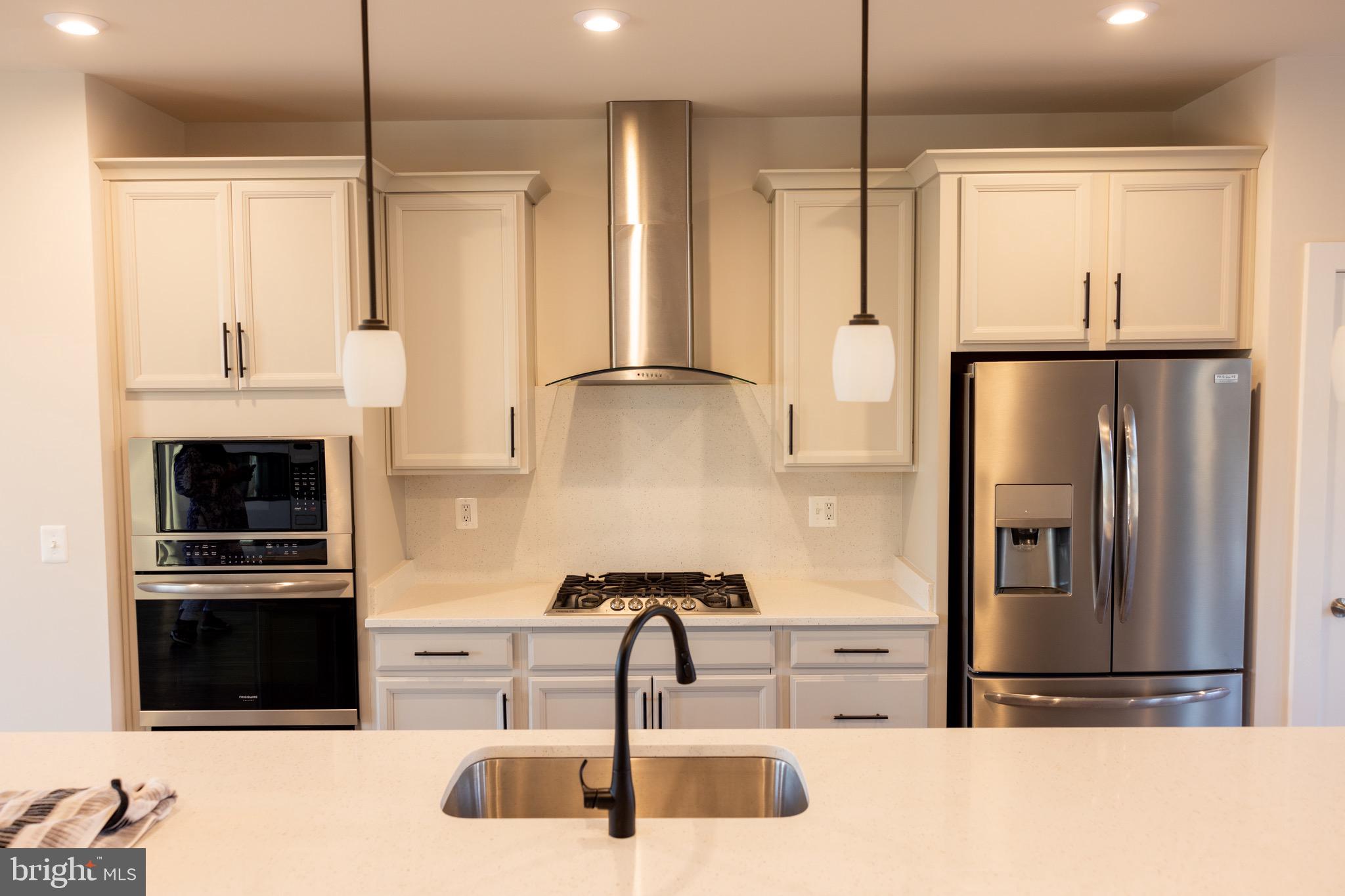 1067 VENIFENA TERRACE SE