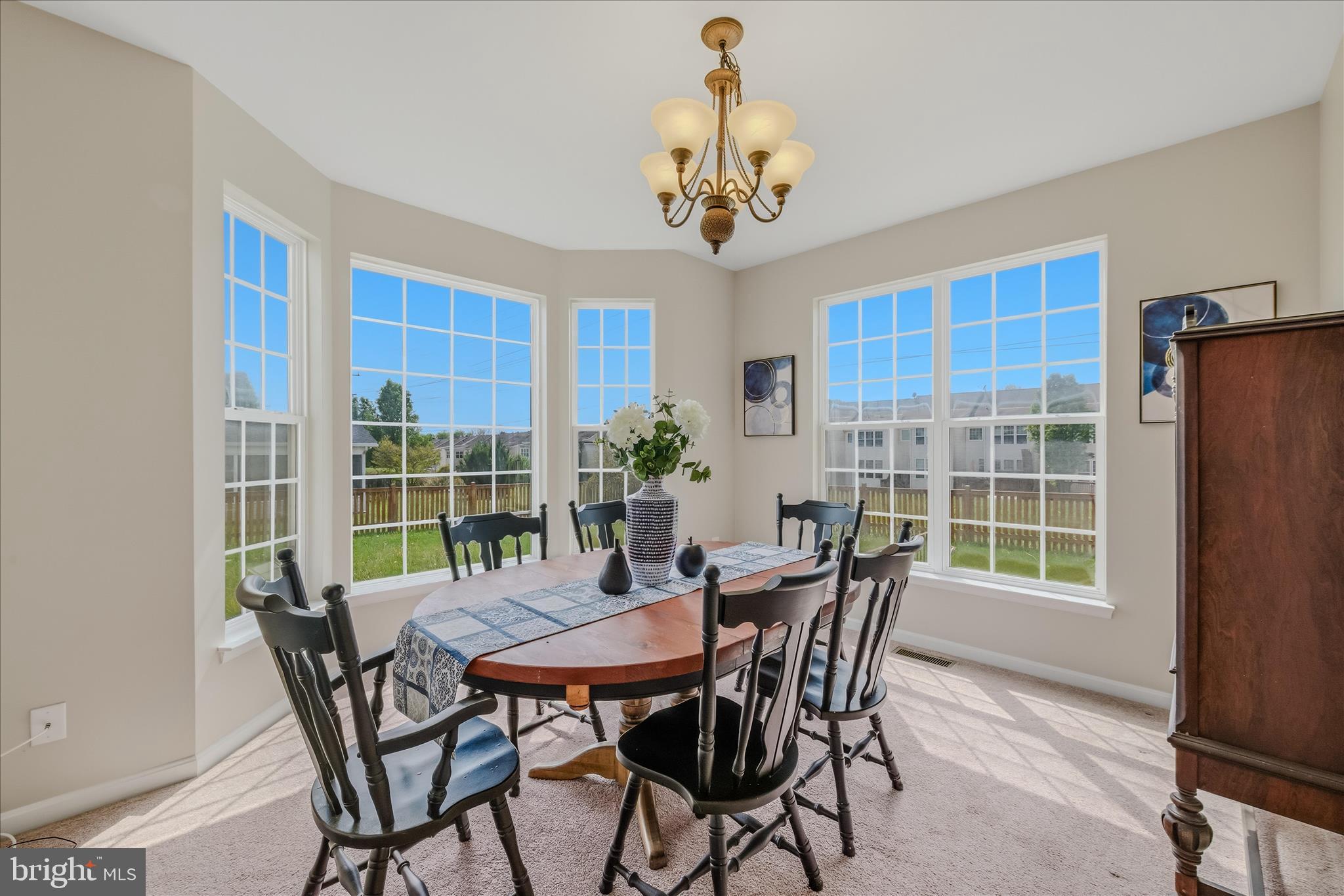 COLONIAL HILLS - Residential