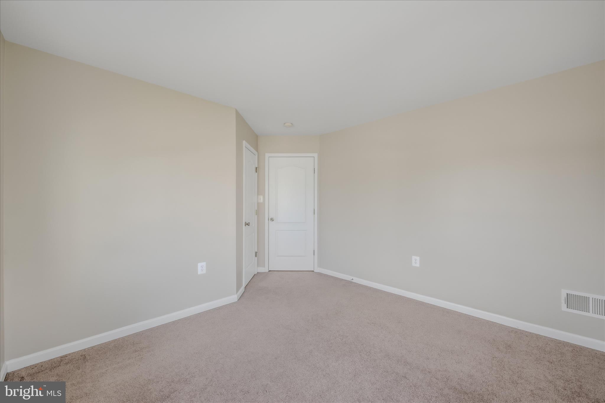 COLONIAL HILLS - Residential