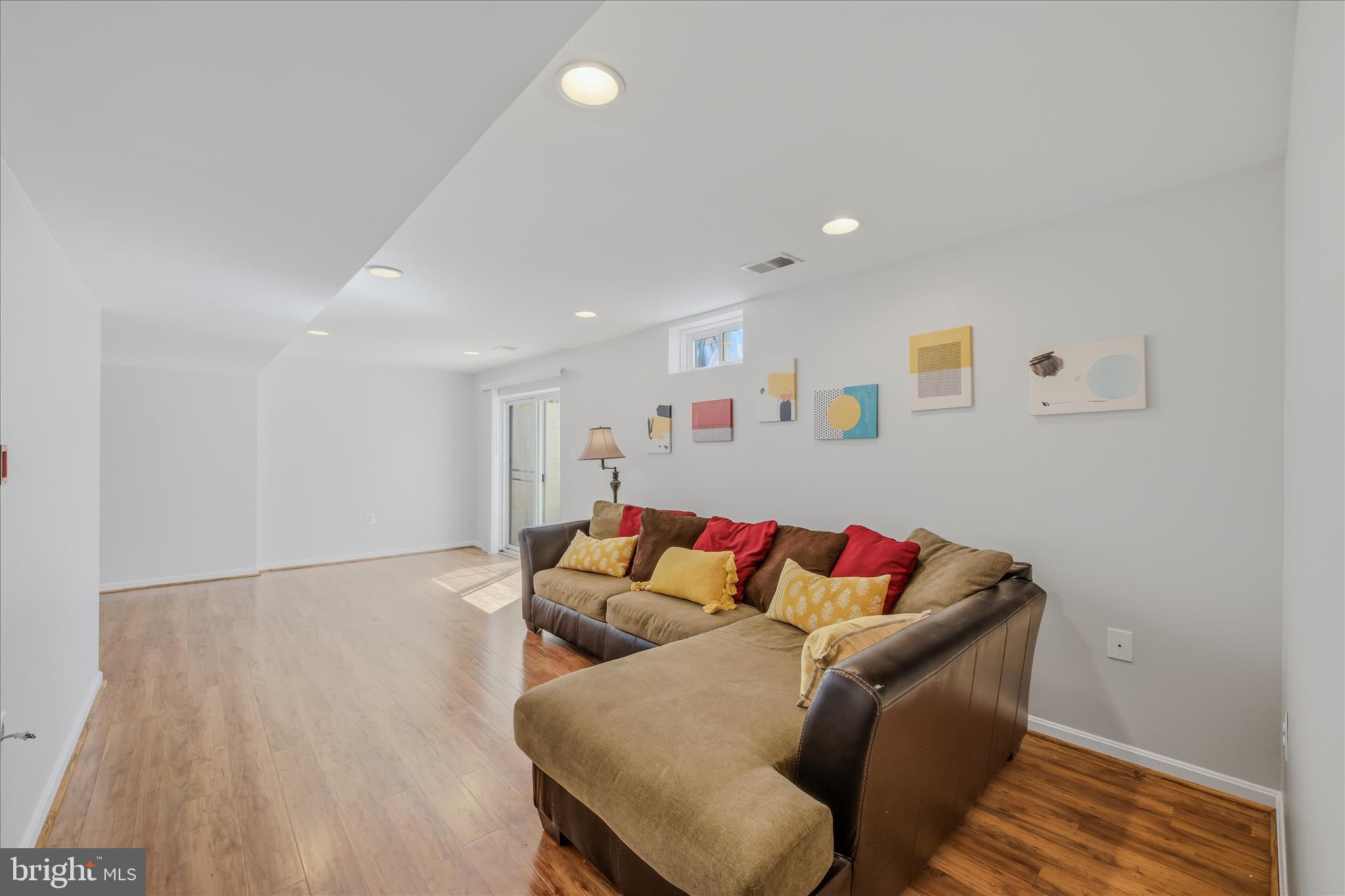 COLONIAL HILLS - Residential