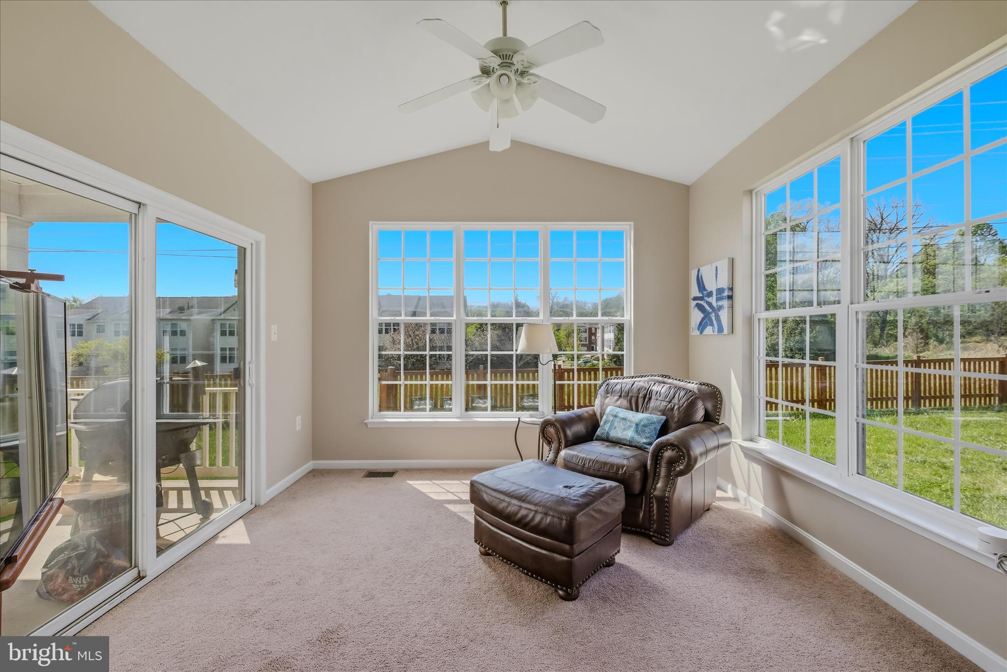 COLONIAL HILLS - Residential