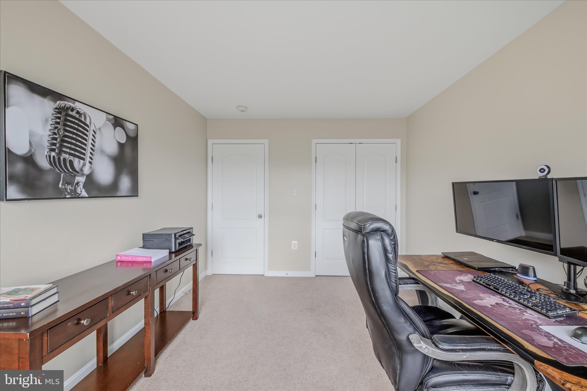 COLONIAL HILLS - Residential